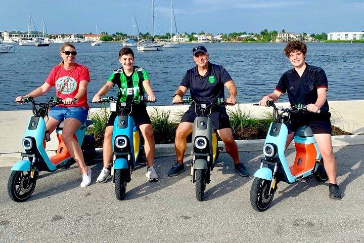 Visite guidée Choisissez votre tour Trikes Cyclomoteurs Segways et visite à vélo
