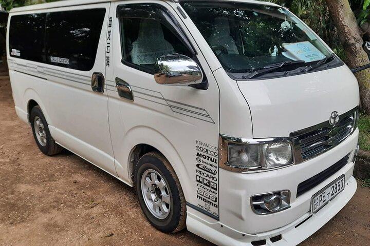 Excursão de ida e volta ao Sri Lanka com guia de motorista e carro que fala inglês