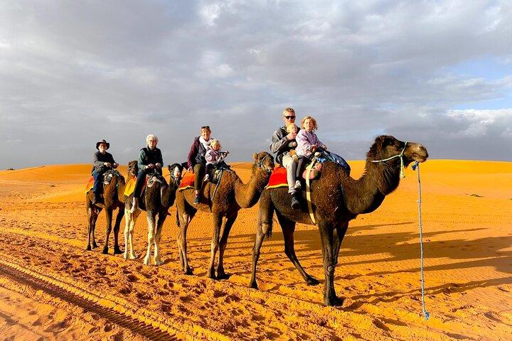 Tour nel deserto di 3 giorni a Marrakech alle dune di Merzouga e Camel Trek