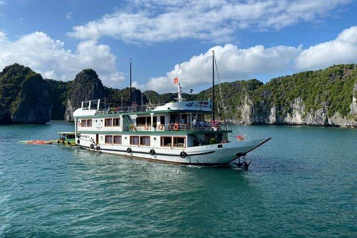 Halong Bay 2 days on classic cruise, small group, biking-kayaking