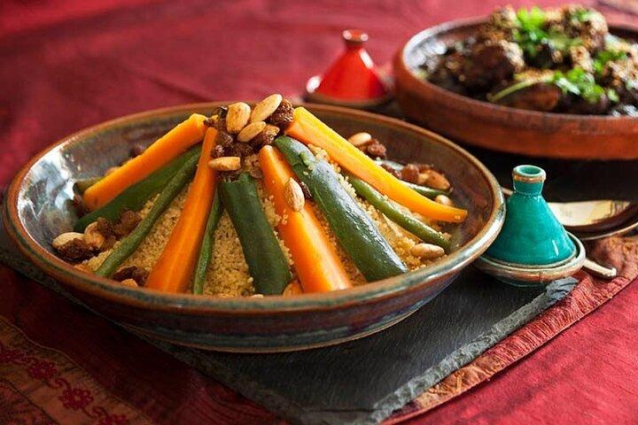 Tour di mezza giornata sulle strade di Marrakech e sul cibo tradizionale