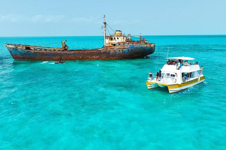 Half-Day Shipwrecks Tour and Floating Bar, Adults Only