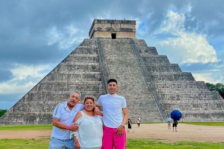 チチェン・イツァツアー: ガイド付き旅行、メキシコ料理＆セノーテスイム
