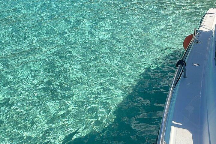 カヨ イカコスとパロミノ島へのプライベート ツアー