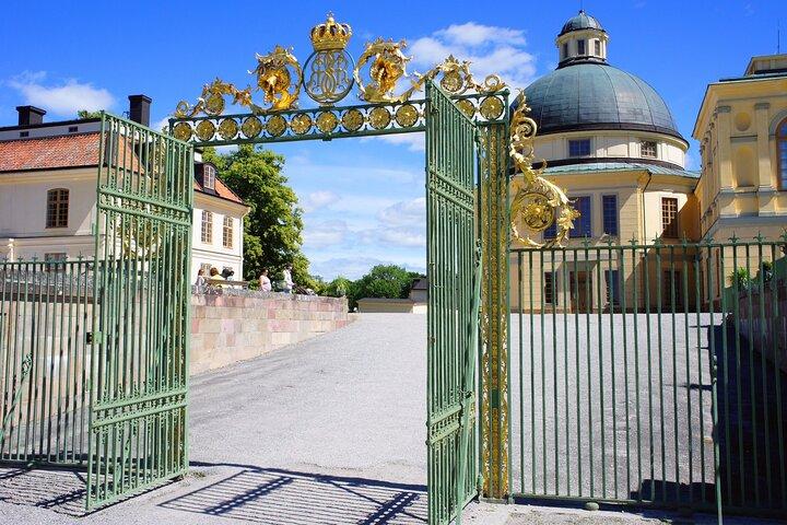 Spring køen over Drottningholm Palace Stockholm-tur med færge