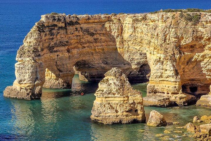 リスボンからセビリアへのプライベート送迎:アルガルヴェ海岸&景勝地