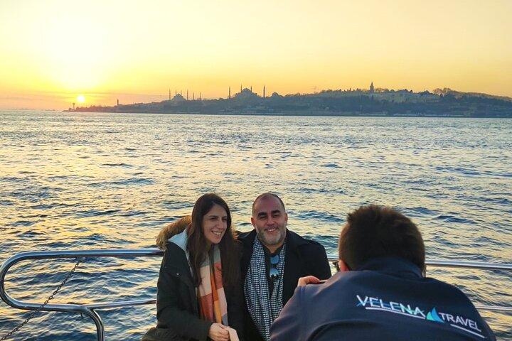 Istanbul Bosporus Sunset Luxe jachtcruise met snacks