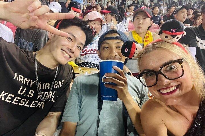 Seoul: Baseballspielticket mit Abendessen/Bier mit dem Gastgeber