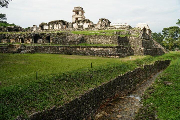 Tour na Zona Arqueológica de Palenque com guia incluído