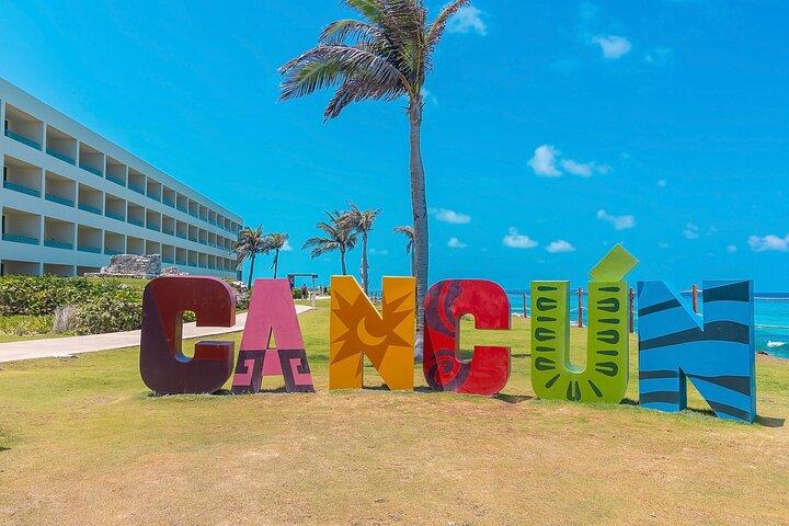 Tour privado de compras desde Cancún a Las Plazas Outlet Cancún