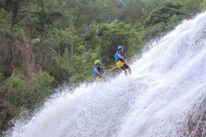 Tour de Canyoning em Dalat, Vietname