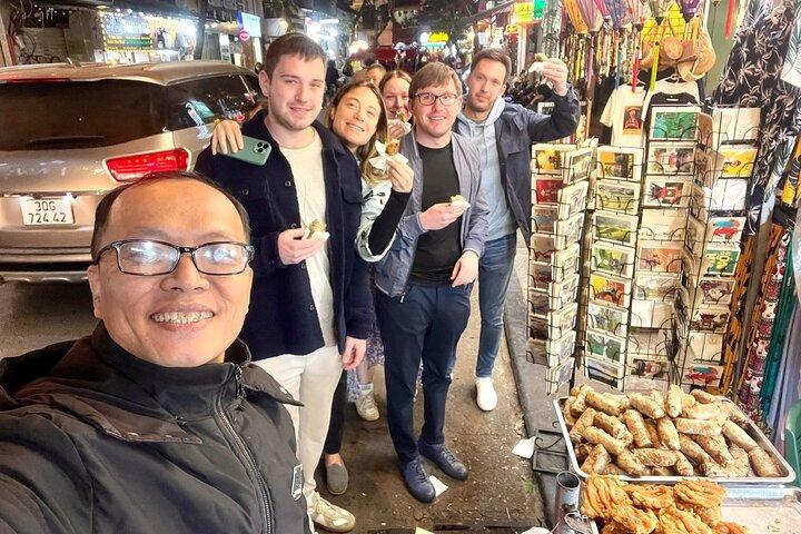 ハノイ・ミシュラン・フードツアー体験：FOOD + DRINK + LOCAL LIFE