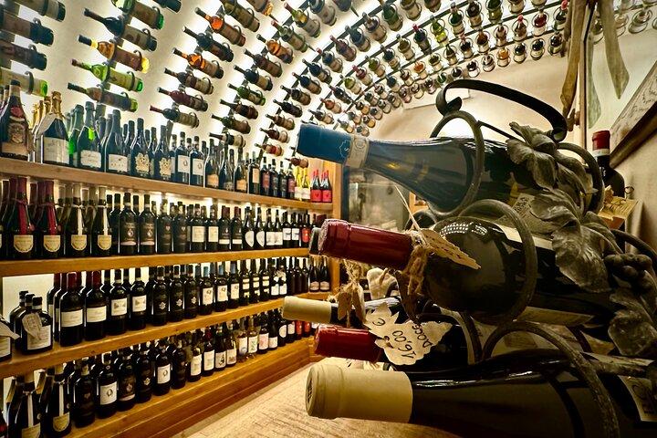 Rome VIP degustação de vinho e comida em uma cisterna romana de 2.000 anos