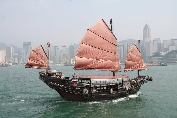 Hong Kong Full-Day Private Walking Tour with a Local Guide