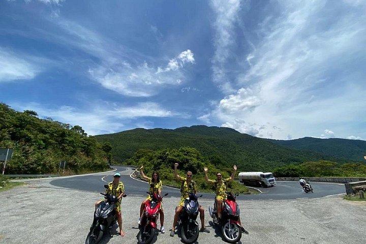 ホイアン：ハイヴァン峠経由フエ行き/フエ発のイージーライダーツアー（片道）