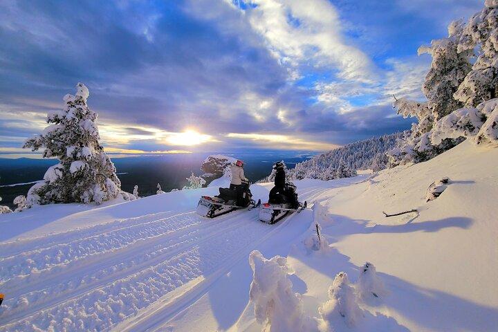Tours Guiados En Motos De Nieve En El Monumento Volcánico Nacional