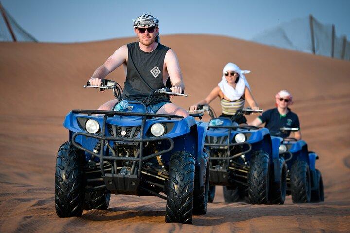 Dubai : - Morning Desert Safari, Quad Bike, Sandboard og Camel.