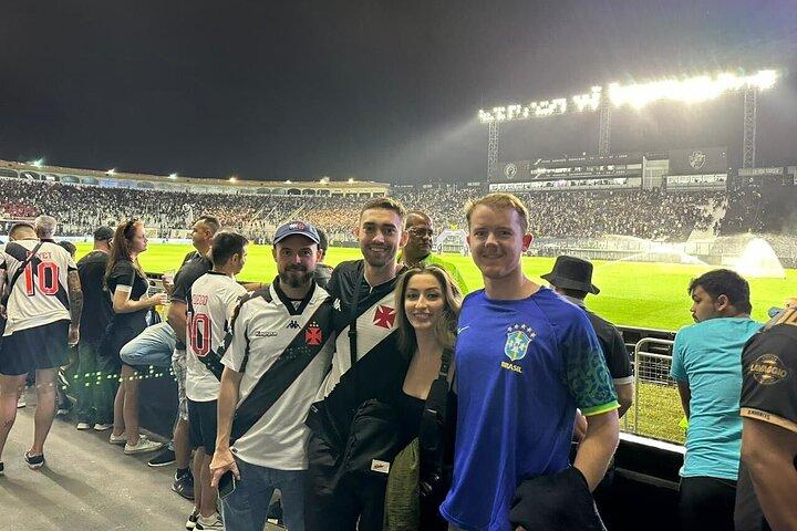 Rio de Janeiro: Join a Vasco da Gama soccer game with local guide
