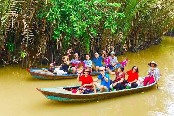 Excursão de um dia My Tho - Ben Tre no barco Explore Coconut Island
