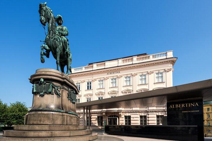 Spring køen over Albertina Palace, Museum Wien privat tur