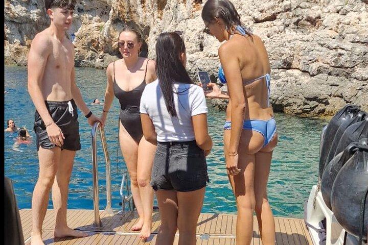 Da Hvar: tour indimenticabile all'isola di Vis e alla Grotta Azzurra