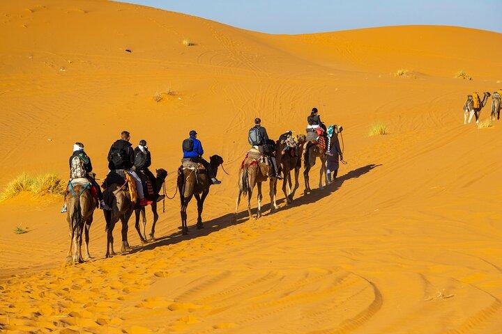 Aventura no deserto de Marrakech a Erg Chebe durante a noite no acampamento