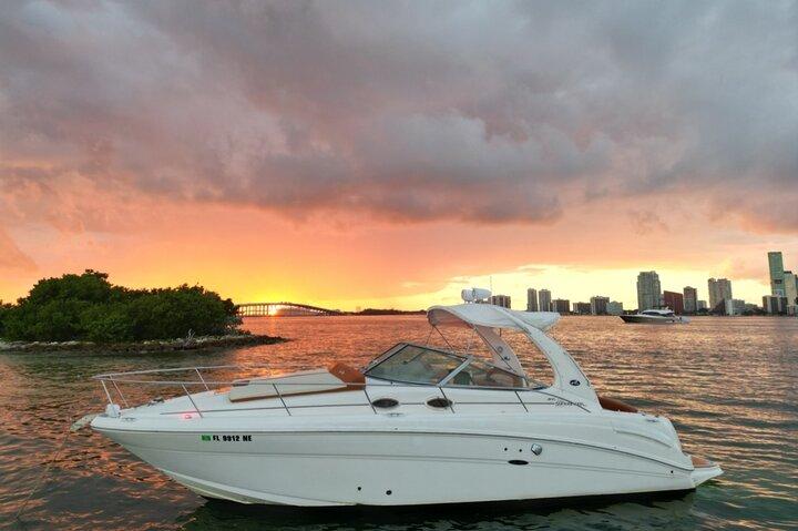 Private Miami Captained Yacht Rental : Sunset Options