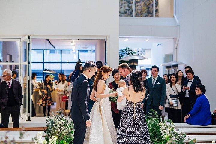 東京でのランチ付きプライベート 3 時間の結婚披露宴写真撮影