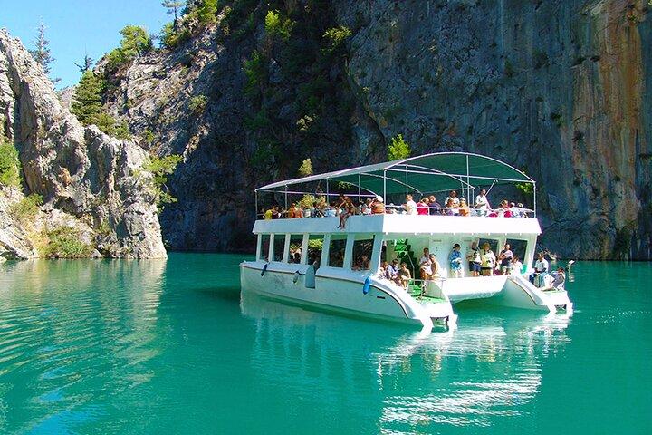 Tour guiado de 6 horas en Green Canyon en Manavgat