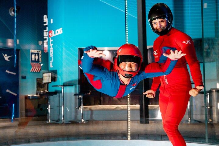 ニューヨーク クイーンズの屋内スカイダイビング体験 (2 フライト付き)
