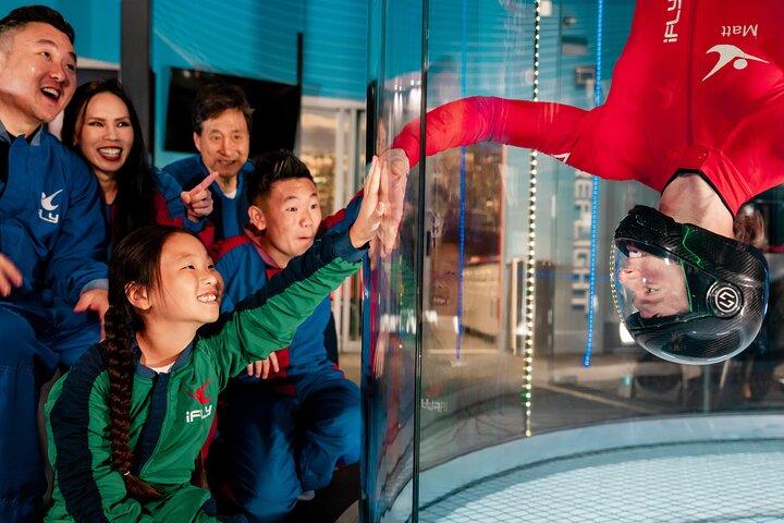 ニューヨーク クイーンズの屋内スカイダイビング体験 (2 フライト付き)