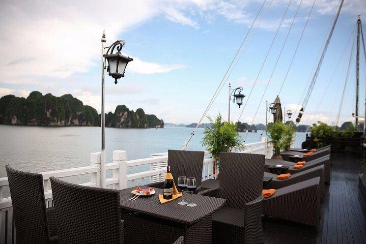 2 dagars Arcady Cruise Halong Bay från Hanoi med upphämtning