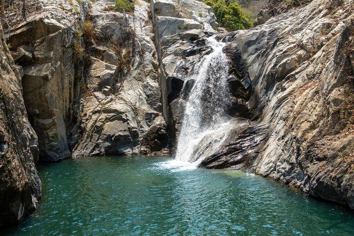 Cascata nella giungla di Puerto Vallarta