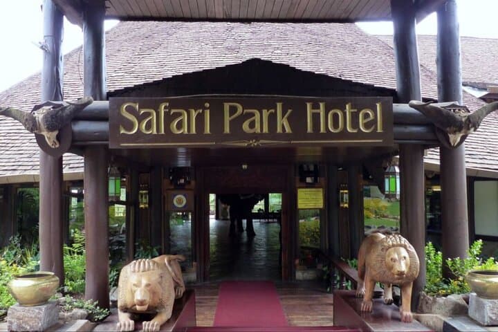 Dinner Experience with Cat Show at Safari Park Hotel