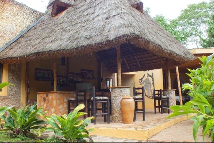 Dinner Experience with Cat Show at Safari Park Hotel