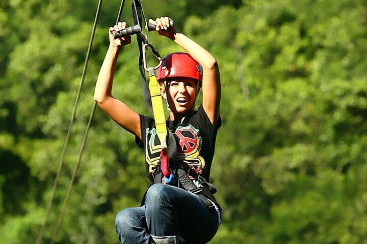 Tour di Tubing sul fiume, cascate del fiume Dunns e ZipLine da Montego Bay