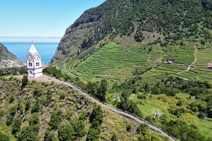 Wijnproeven en Jeep-avontuur op het majestueuze platteland van Madeira