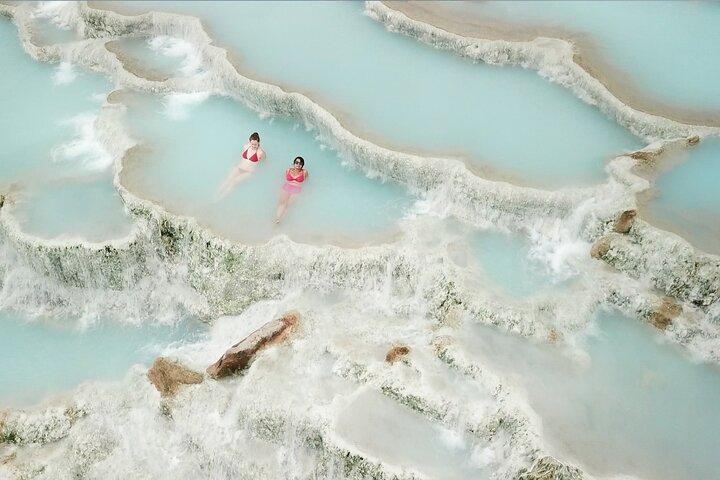 Saturnia Thermal Spring Excursão de um dia em grupo pequeno de Roma com almoço