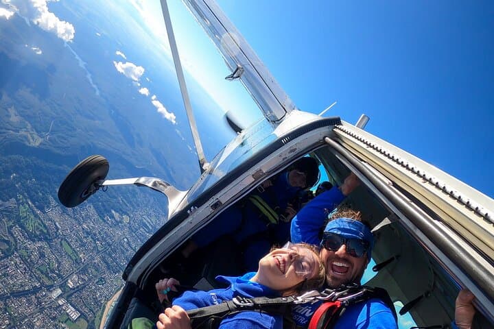 From Sydney: Tandem Skydive Experience over Wollongong Beach