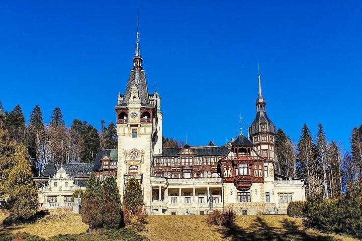 Draculas grav, Peleș slott och Târgoviște Princely Court