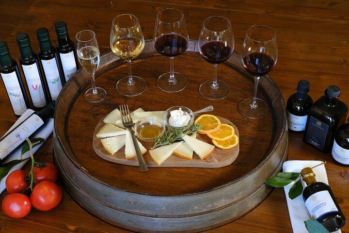 Vinho privado, azeites extra-virgens e degustação de queijos