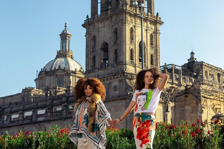 Private CDMX Photoshoot with Local Photographer