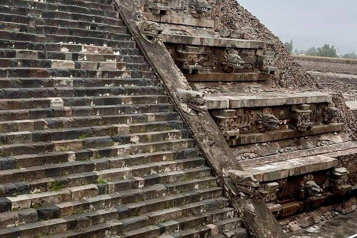 Teotihuacan: Pyramids, Caves & Culinary Experience