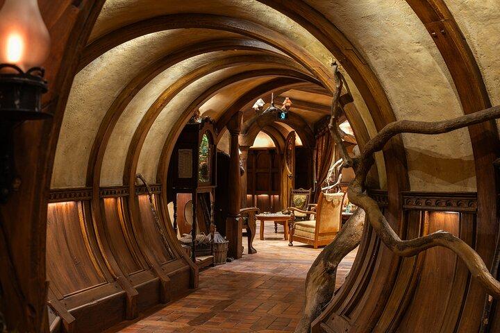 Visita guiada de un día al Hobbiton Movie Set con almuerzo desde Auckland