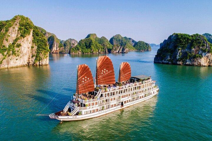 Van Hanoi naar Halong : 2 - Dag met Arcady Boutique Cruise