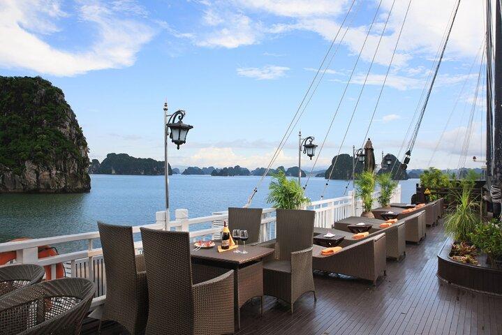 Excursão de 2 dias pela Baía de Halong saindo de Hanói