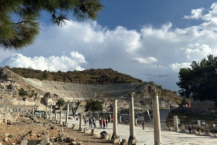 PRIVATE TOUR FOR CRUISERS : Mary's House (Meryemana) と Ephesus