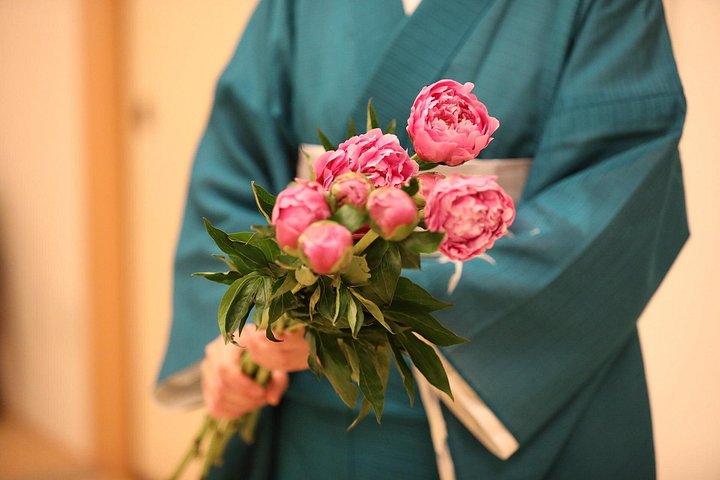 グループ貸切 東京の伝統的な生け花
