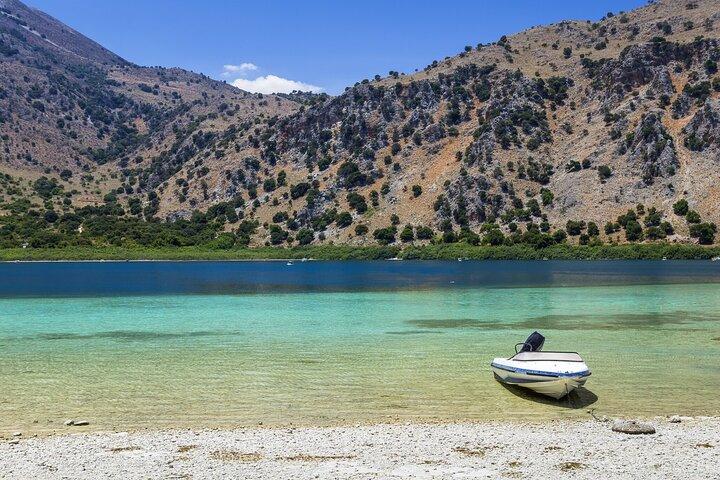 Lake Kournas Pedal Boat Tour med Transfer fra Rethymno