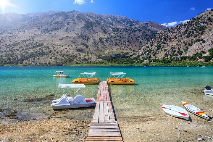 Lake Kournas Pedal Boat Tour med Transfer fra Rethymno